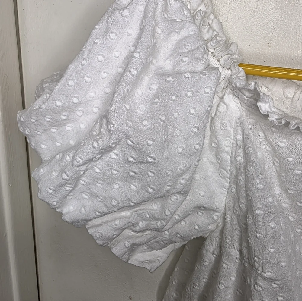 Anthropologie‎ White Off-Shoulder Swiss Dot Puff Sleeve Top Size 6